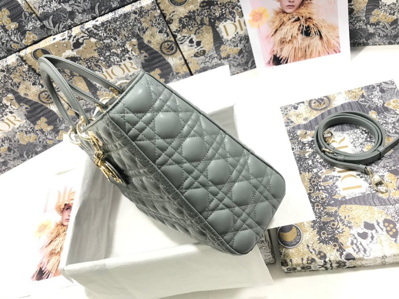 Handbag Dior M0566 size 32*25*11 cm