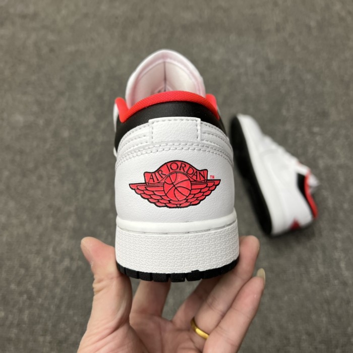 Jordan 1 Low White Black Infrared (GS)