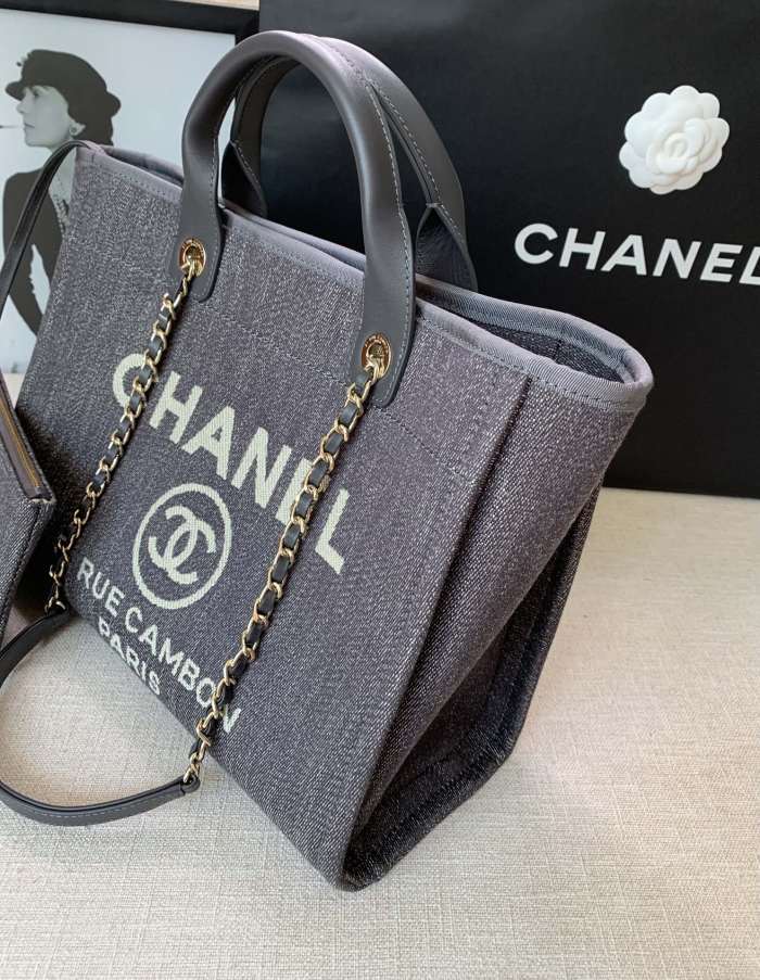 Handbag Chanel size 38 cm