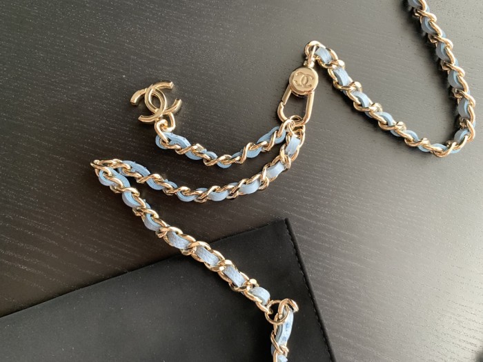 Handbag Chanel 2444 size 10cmx7.5cmx2 cm