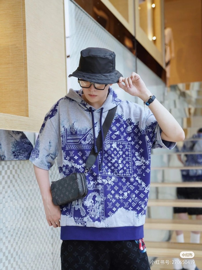 Clothes Louis Vuitton 77