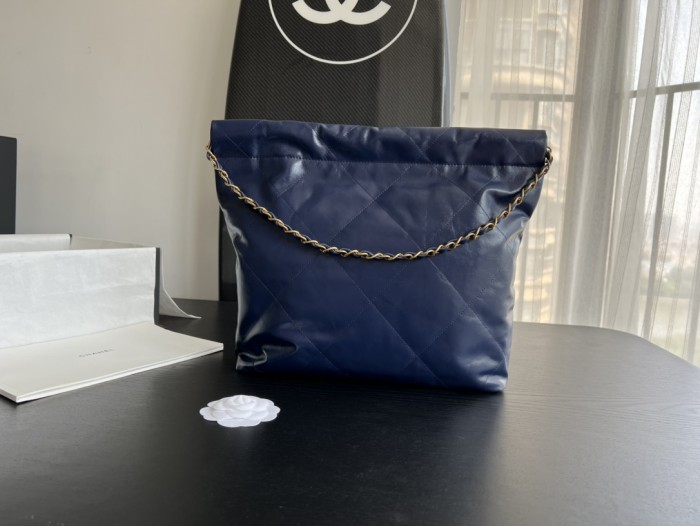 Handbag Chanel size 39cmx42cmx8 cm