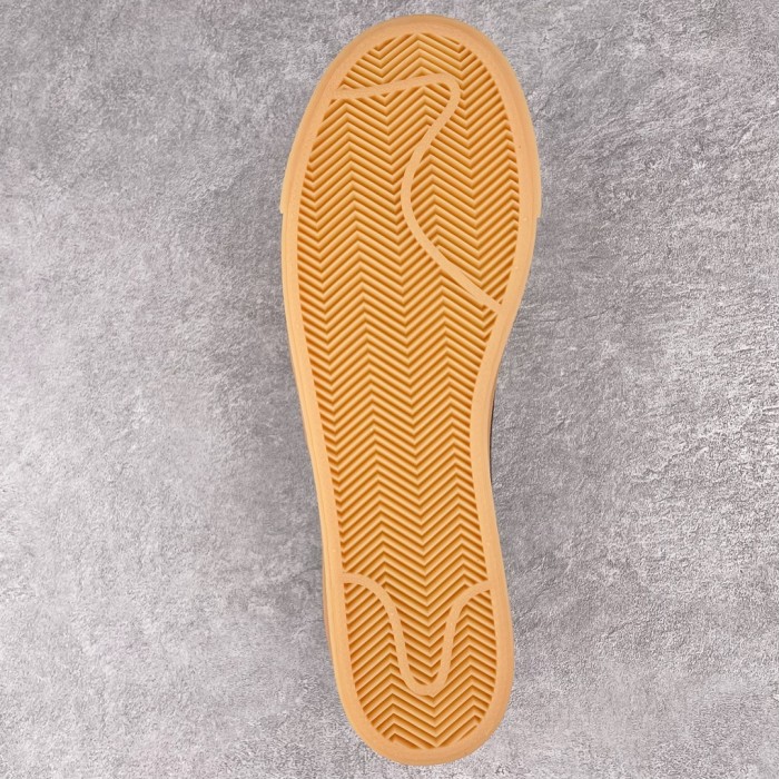 Nike Blazer Low Sneaker 23