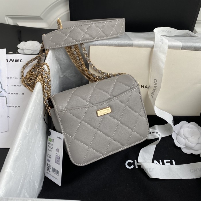 Handbag Chanel AS2051 size 12-15-6.5 cm.