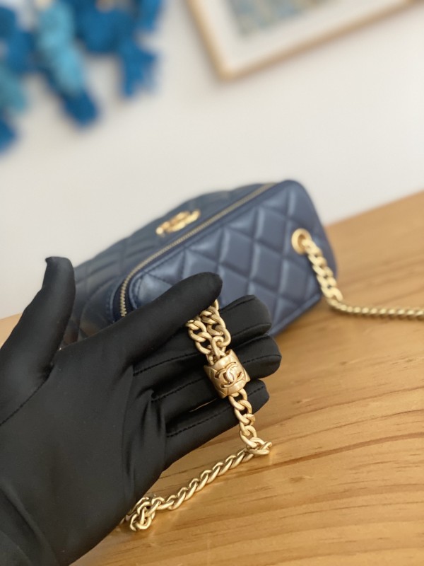 Handbag Chanel 81222 size 16.5 cm