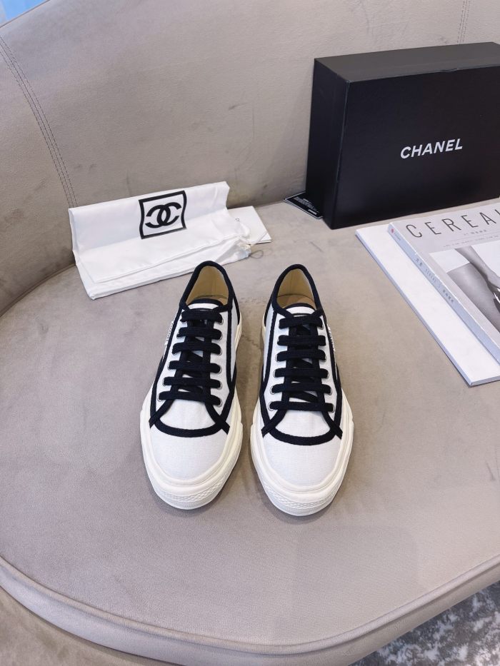 Chanel Flat canvas Sneaker 11