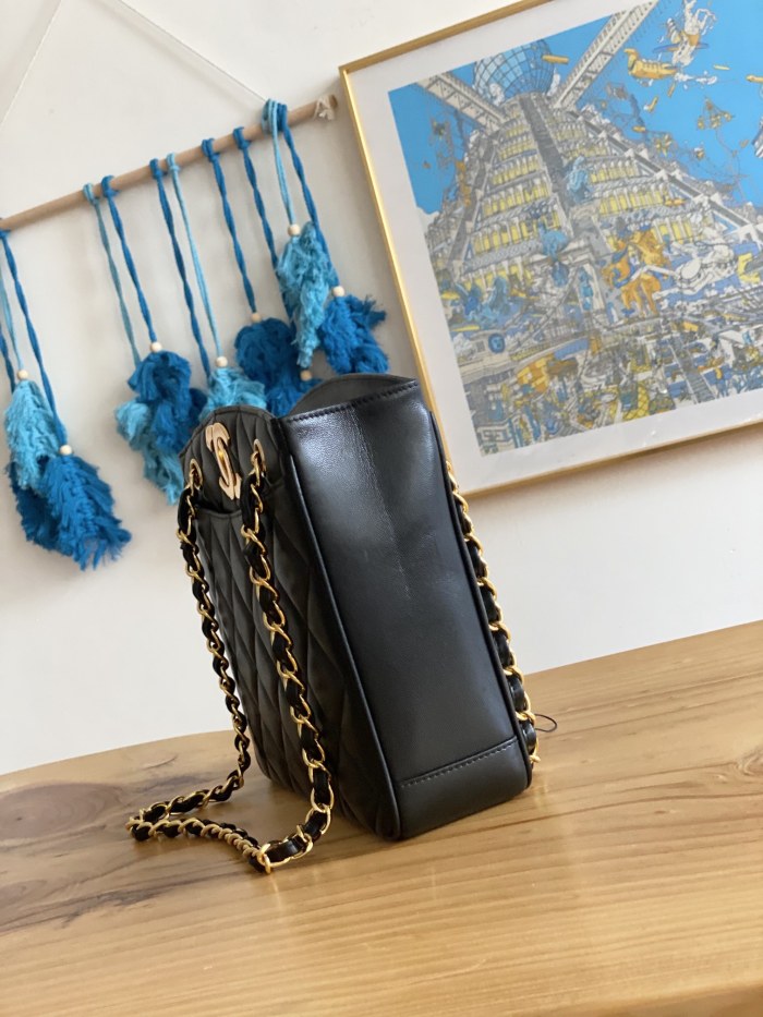 Handbag Chanel A98 size 28*9 *23 cm