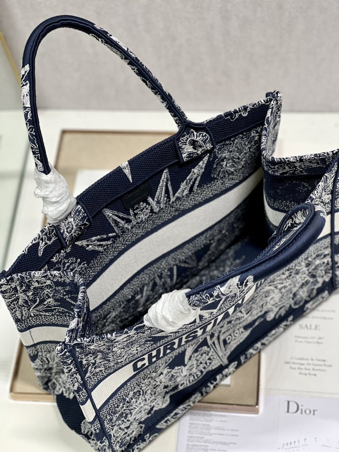 Handbag Dior 1286 size 36×28 cm