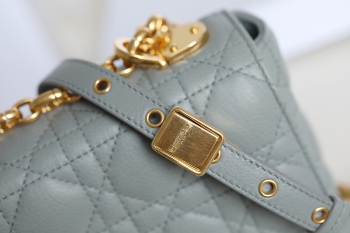 Handbag Dior size 20x12x7 cm