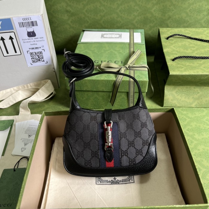 Handbag Gucci 680132 size 19x13x3 cm