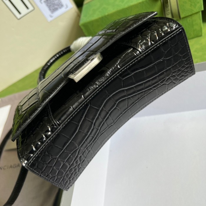Handbag Gucci 5928331 size 19*13*8 cm