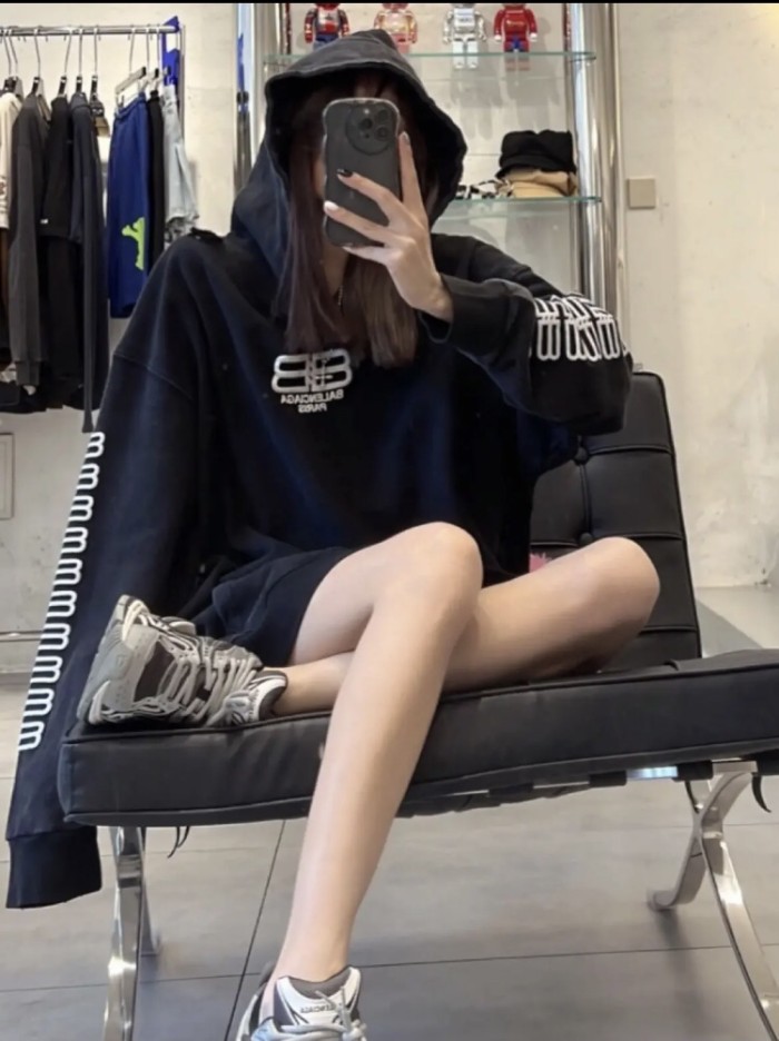 Clothes Balenciaga 54