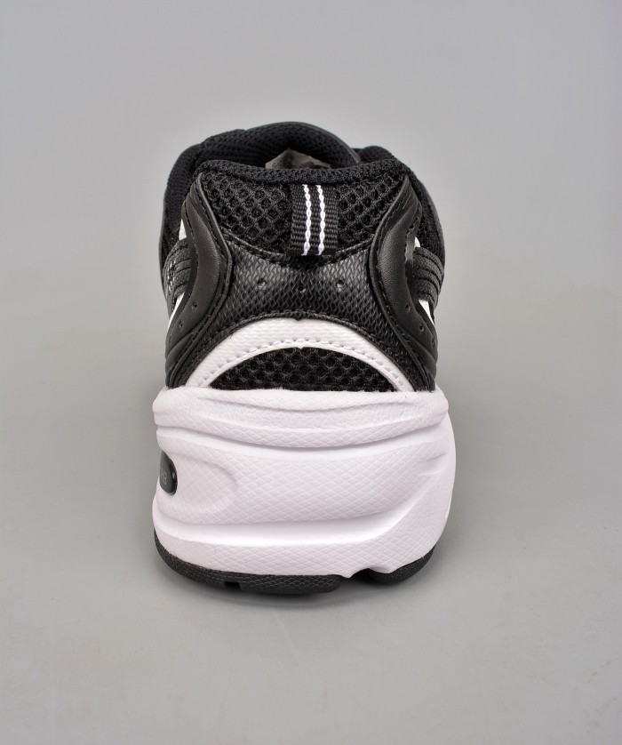 New Balance 530 Sneaker 11