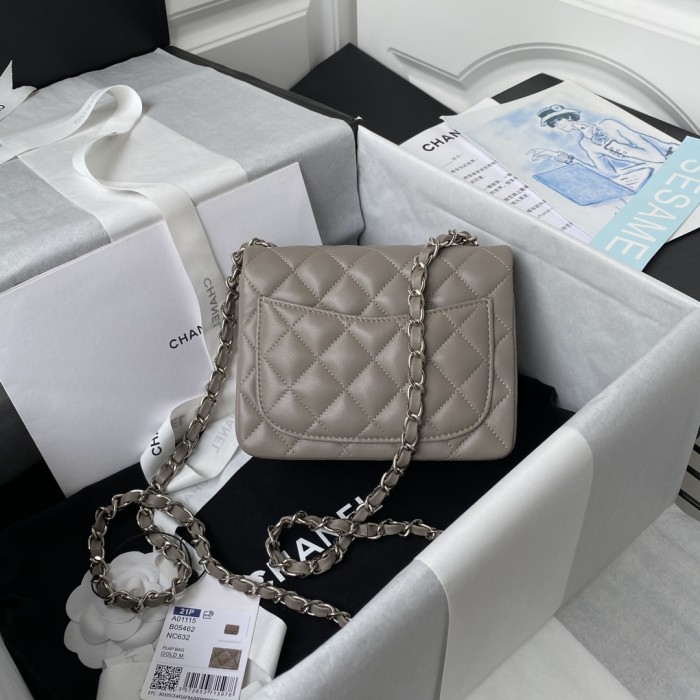 Handbag Chanel size 17 cm