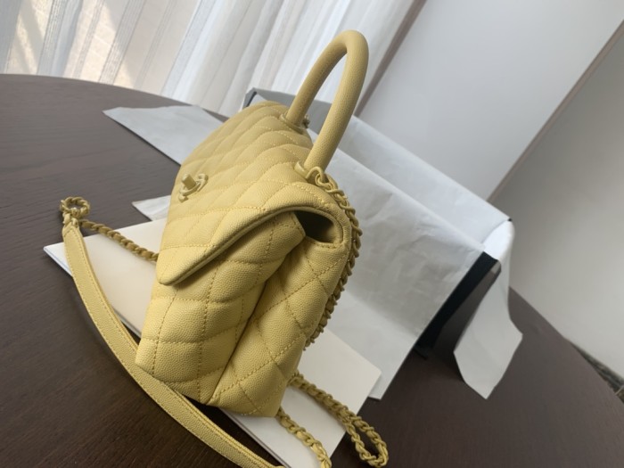 Handbag Chanel size 13cmx19cmx9 cm