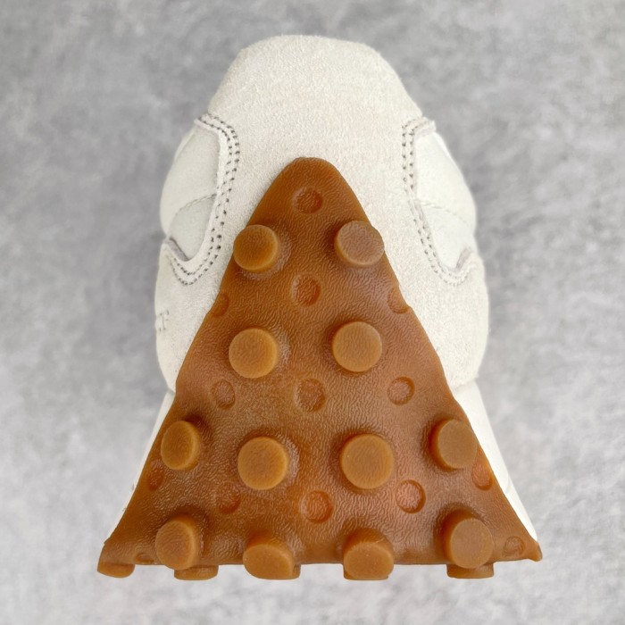 New Balance 327 Sneaker 14