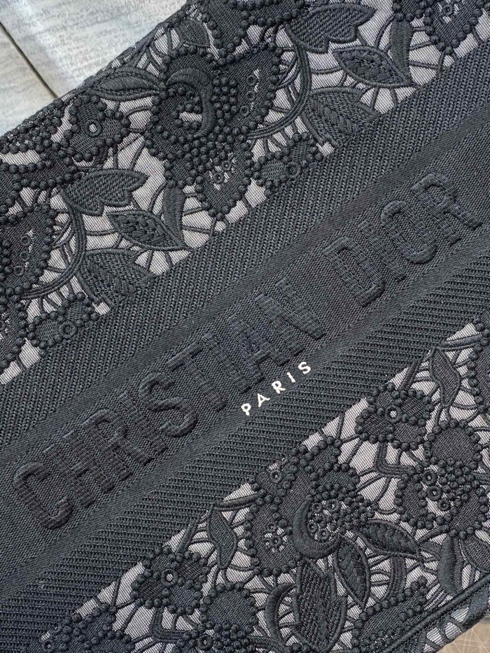 Handbag Dior size 24 cm