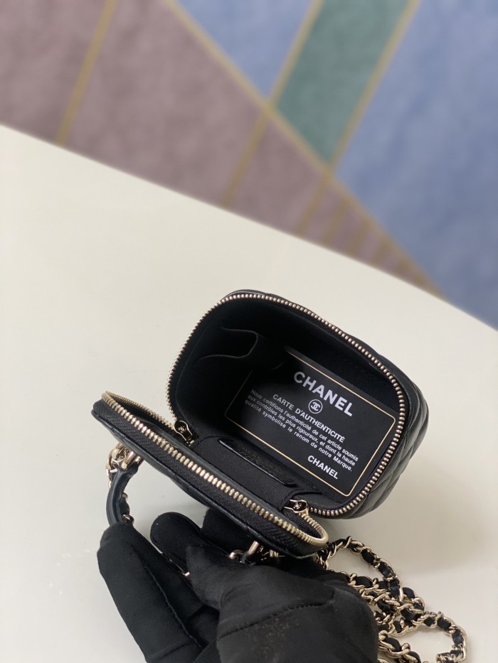 Handbag Chanel 81189 size 10 7 9 cm