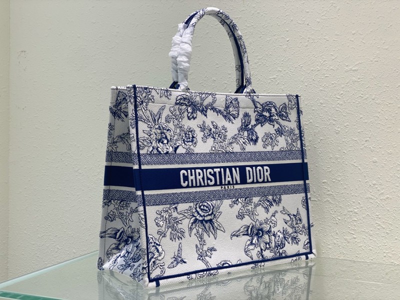 Handbag Dior size 41x 35 x 18.5 cm