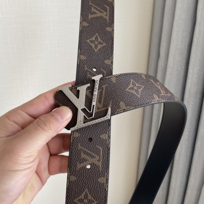 Louis Vuitton Belt 8 (width 4cm)