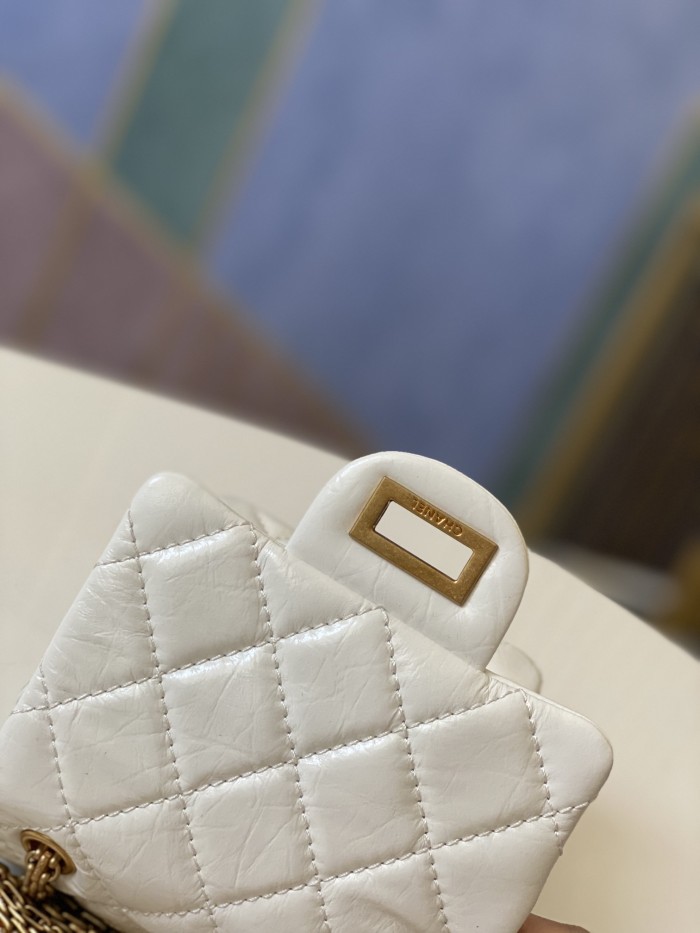 Handbag Chanel AS1326 size 17 13.5 5.5 cm