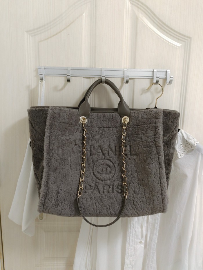 Handbag Chanel size 38 cm
