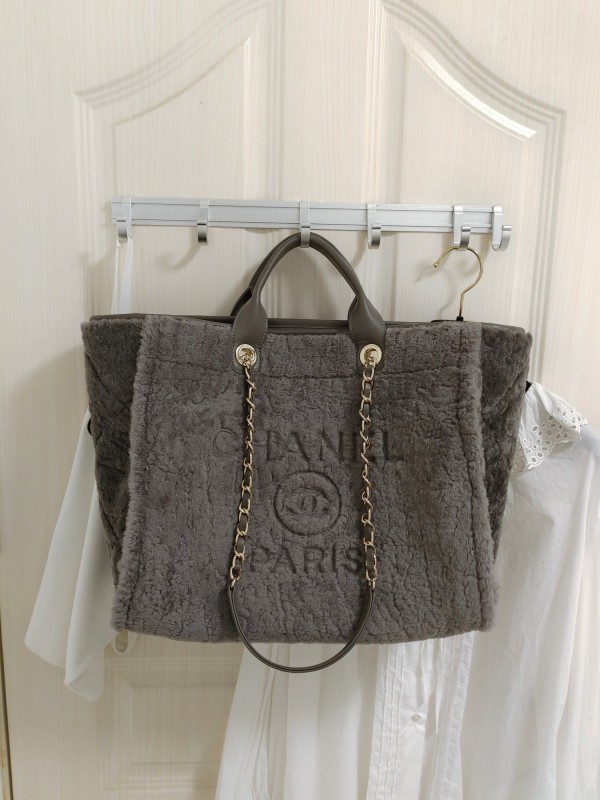 Handbag Chanel size 38 cm