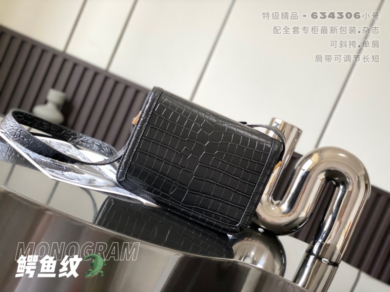 Handbags SAINT LAURENT 634306 size 19x13x5 cm