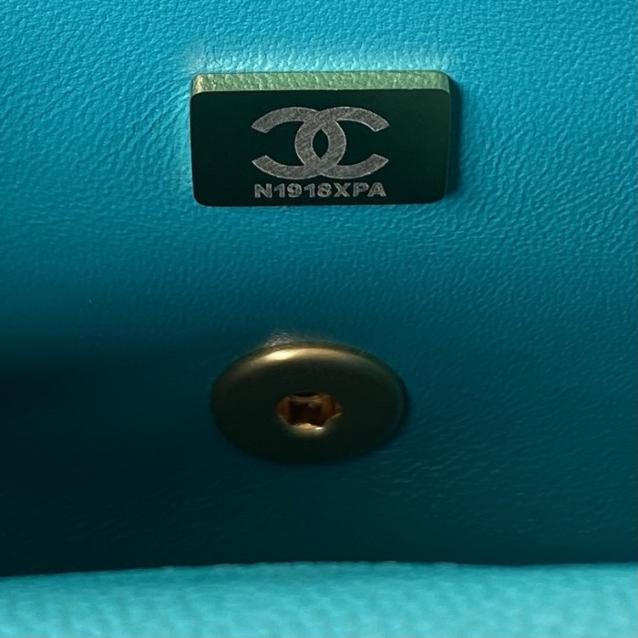 Handbag Chanel AS3828 size 12X19x8 cm