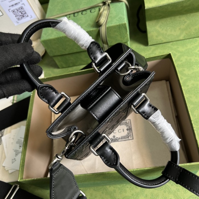 Handbag Gucci 696010 size 16*20*7 cm