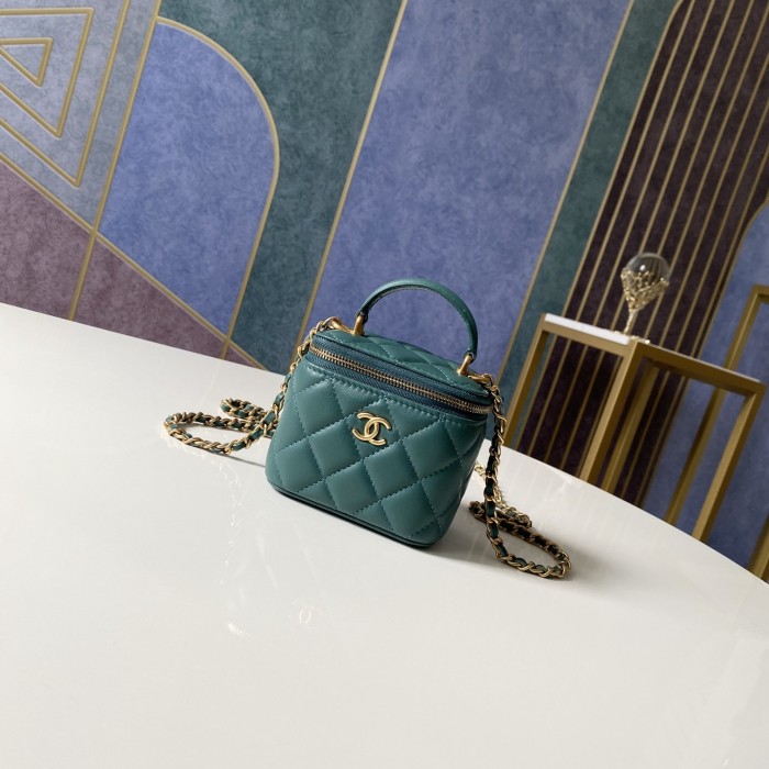 Handbag Chanel 81113 size 10 7 9 cm