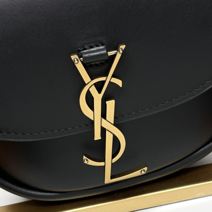 Handbags SAINT LAURENT 619740 size 18x15.5x5.5 cm