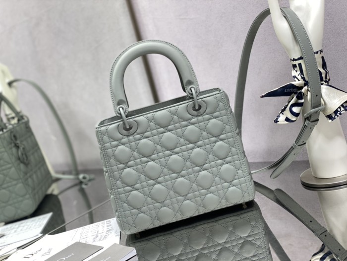 Handbag Dior size 24 cm