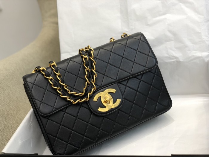 Handbag Chanel A088 size 30x8x21 cm