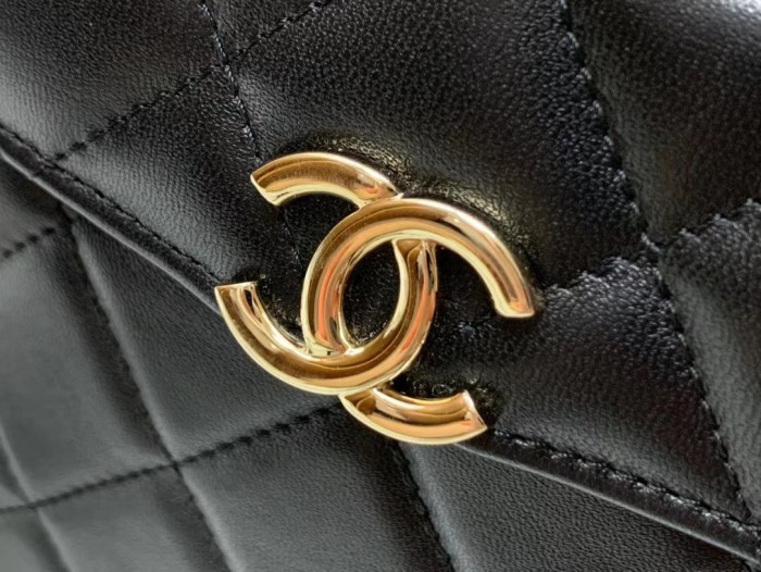 Handbag Chanel size 17×14×8 cm