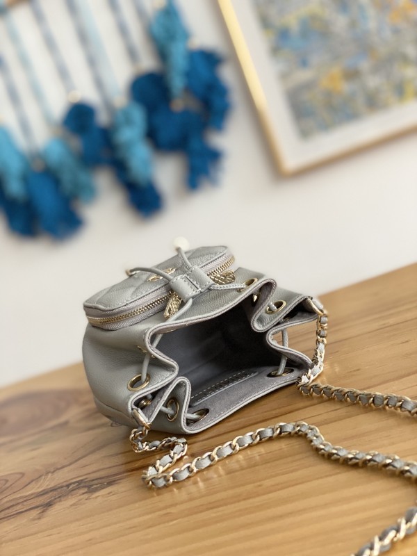 Handbag Chanel 2913 size 12.5*10*7.5 cm