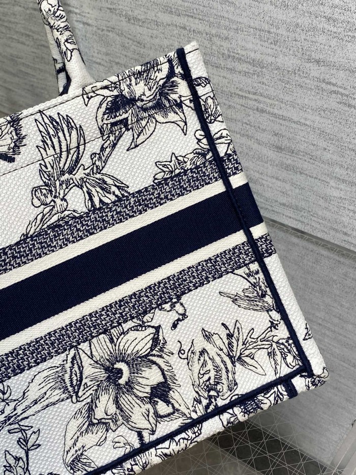 Handbag Dior size 26*8*22 cm