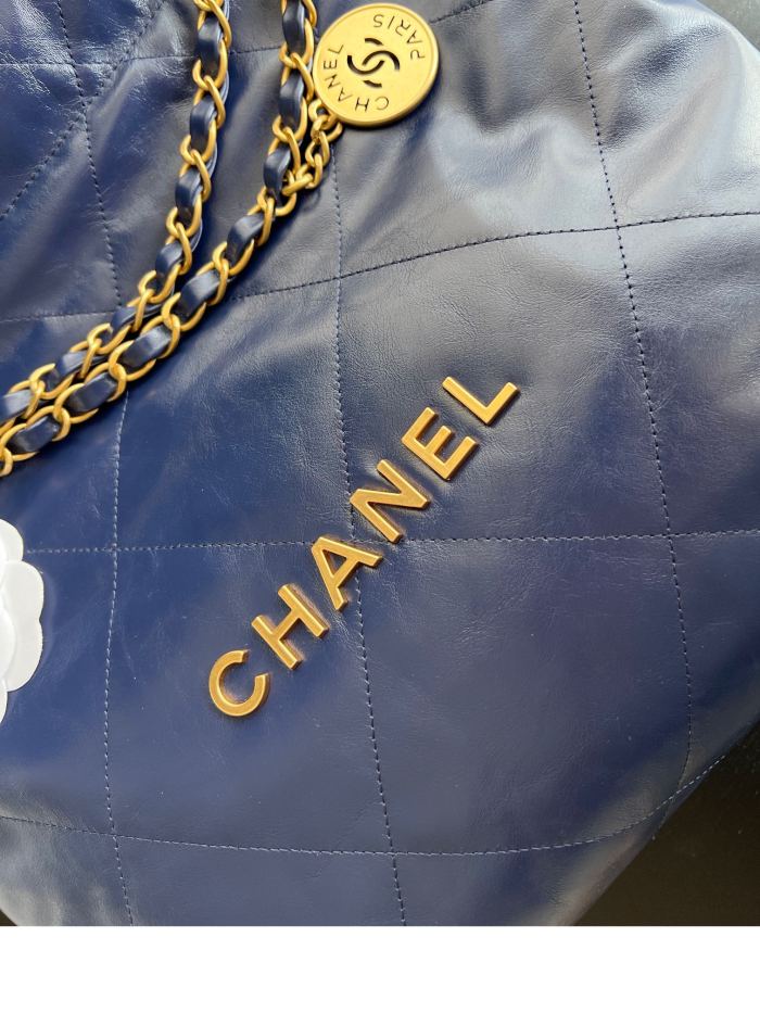 Handbag Chanel size 39cmx42cmx8 cm