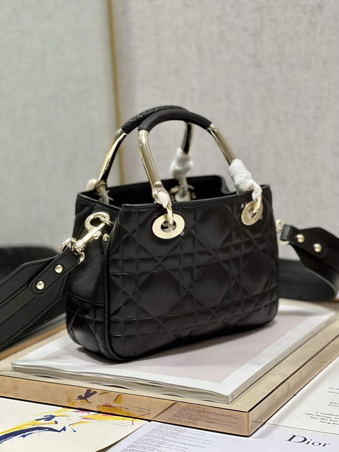 Handbag Dior 1202 size 23×26×8 cm