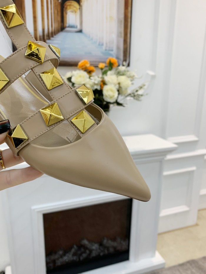 VALENTINO GARAVANI Roman Stud WOMEN 33