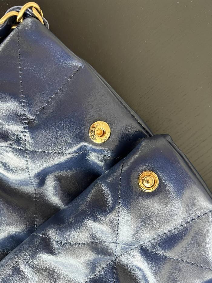 Handbag Chanel size 39cmx42cmx8 cm