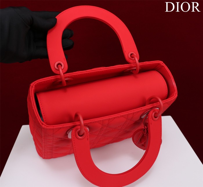 Handbag Dior M0565 size 32*24*12 cm