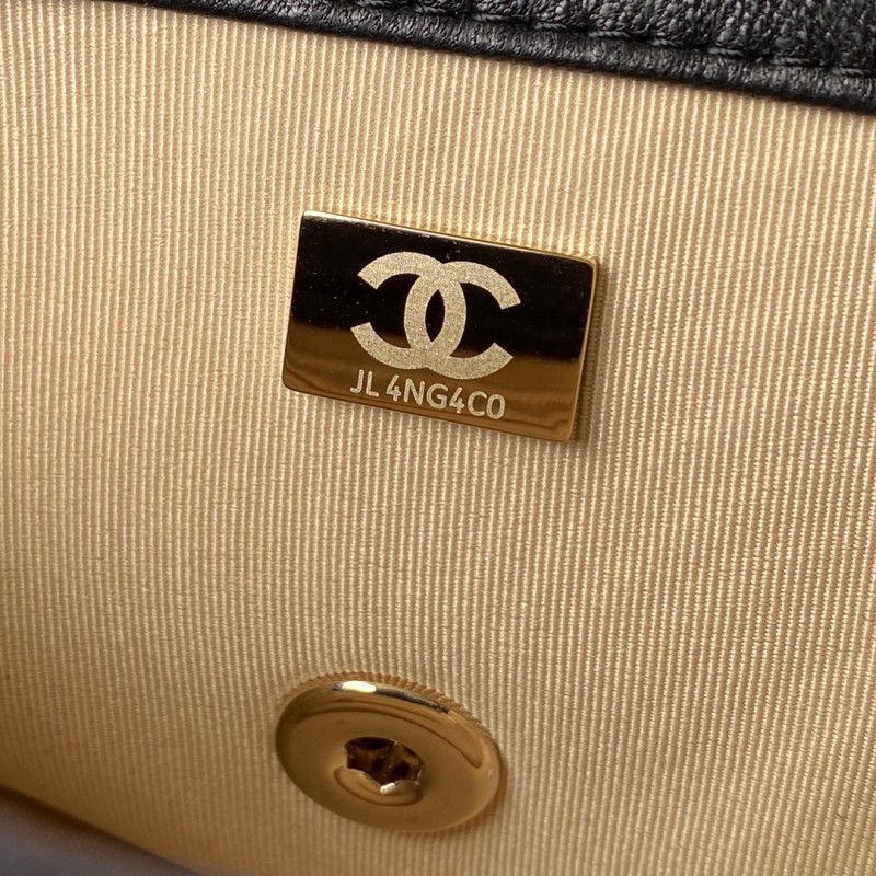 Handbag Chanel size 17 cm