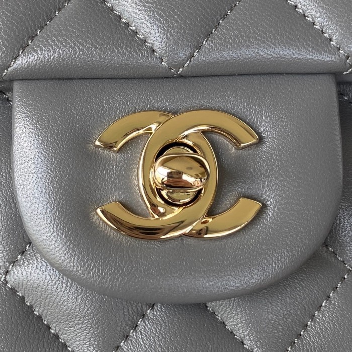 Handbag Chanel AS2431 size 20x12x6 cm