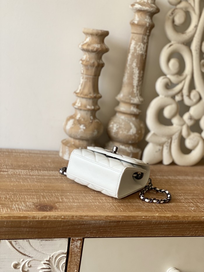 Handbag Chanel 88631 size 11 11 5 cm