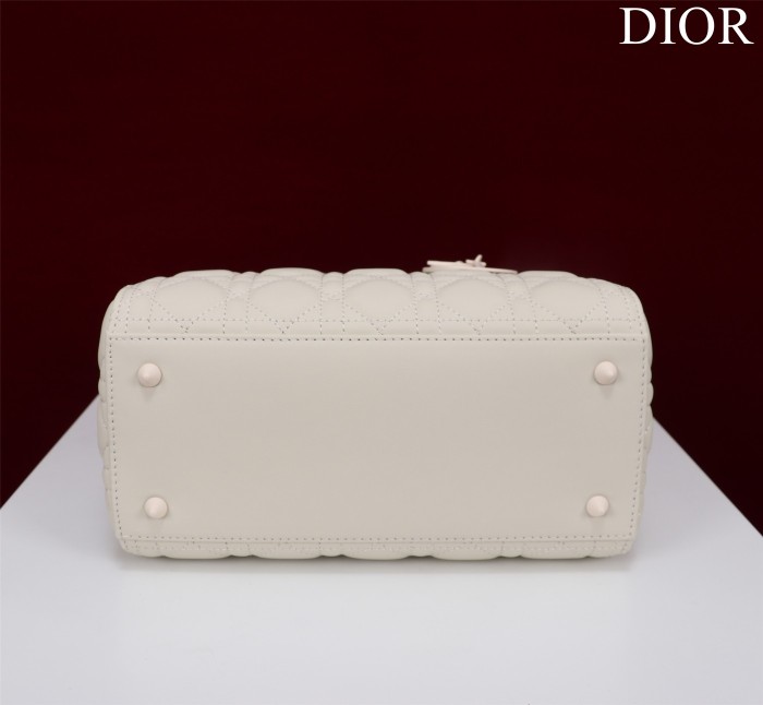 Handbag Dior M0565 size 32*24*12 cm