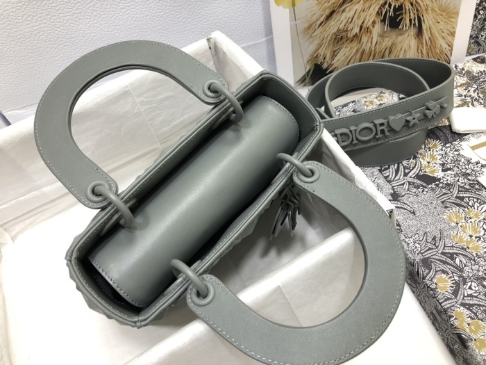 Handbag Dior M0538 size 20*16.5*8 cm