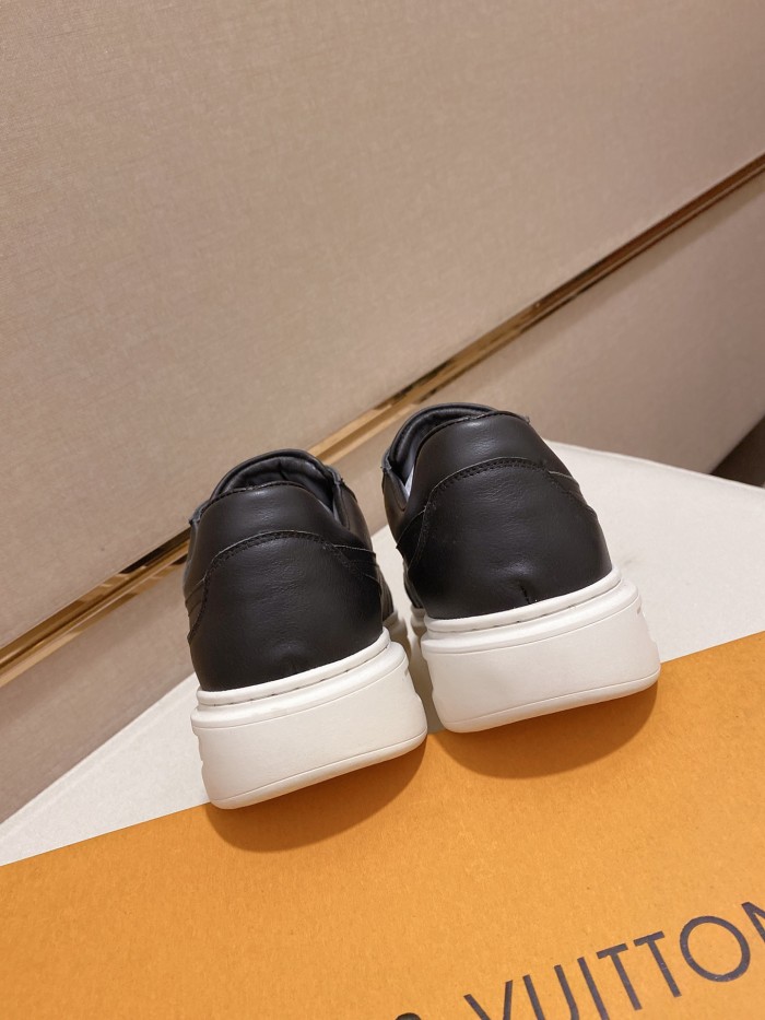 Louis Vuitton Low Top sneaker 126