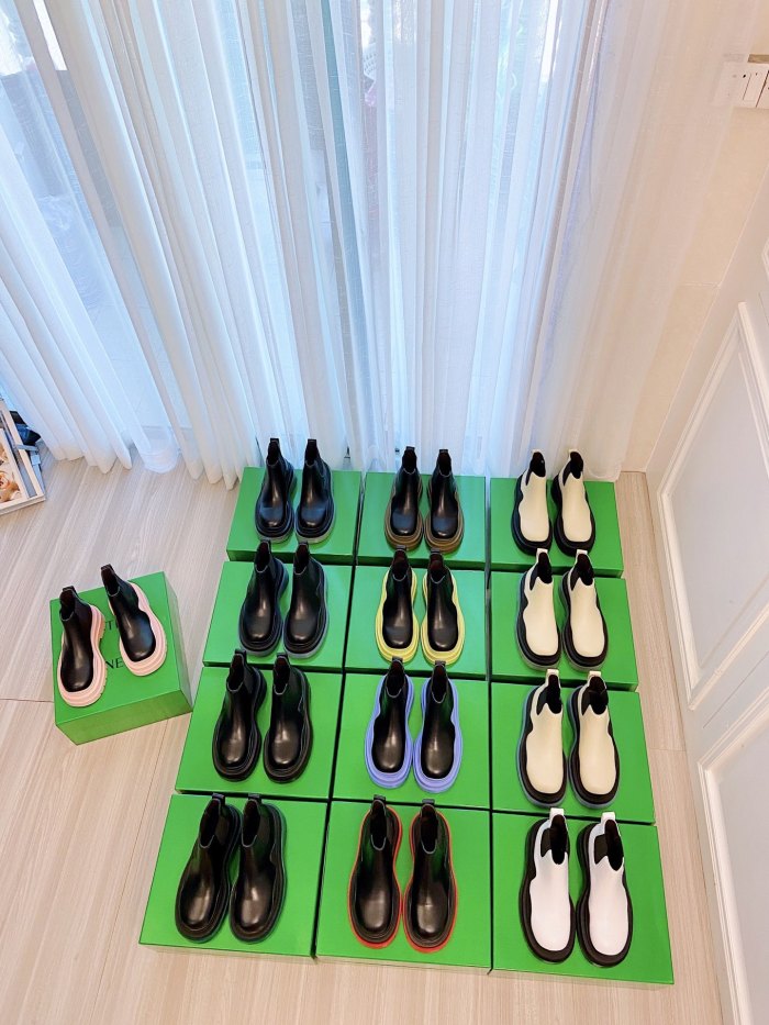 Bottega Veneta Boots 32