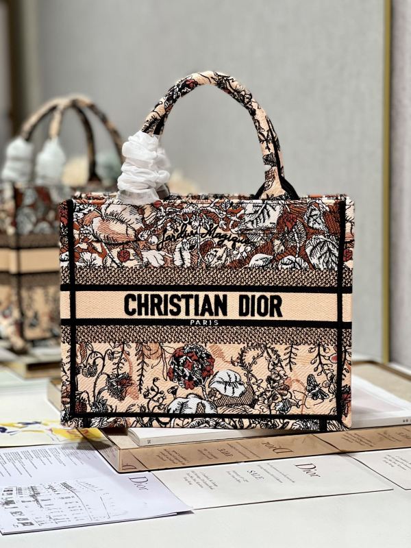 Handbag Dior 1265 size 26.5×21×14 cm